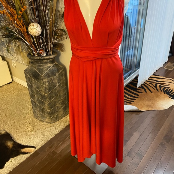 Beautiful red dress for any occasion. - Picture 8 of 15